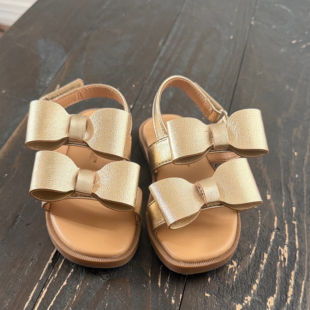 Toddler Girl Gold Bow Sandals